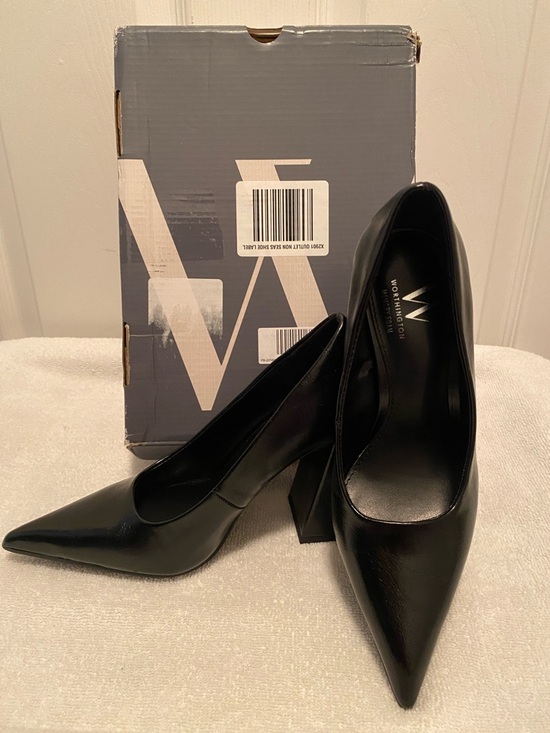 Worthington Shoes - Worthington Black Pointed Toe Block Heel Pumps - Glossy Finish…size 5 M